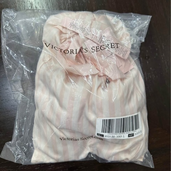Victoria's Secret Pink Striped Slippers - Picture 1 of 2